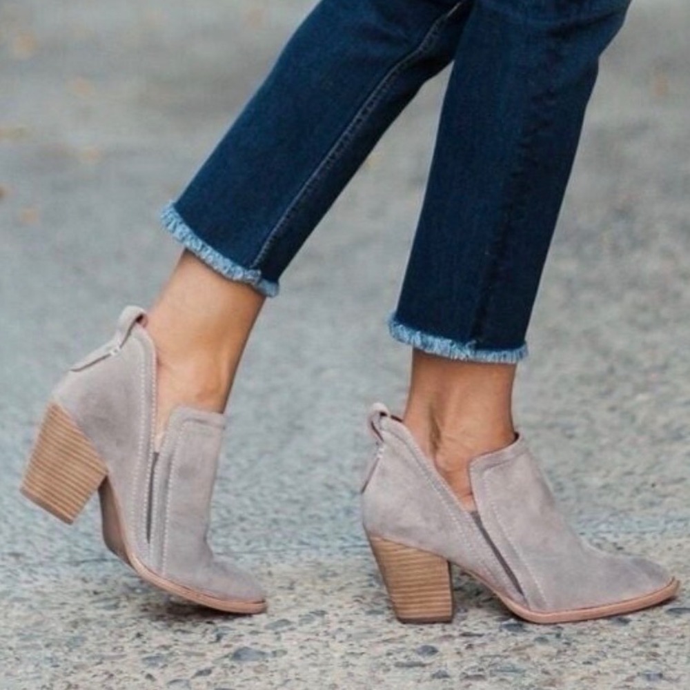 Jeffrey Campbell Rosalee Chunky Heel Booties in Taupe Suede Size‎ 7 Boho Western